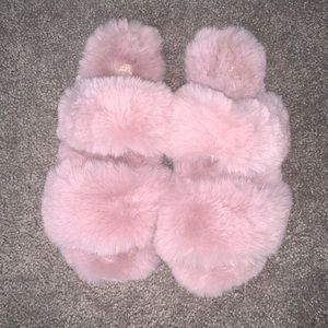 Fluffy pink slipper sandals